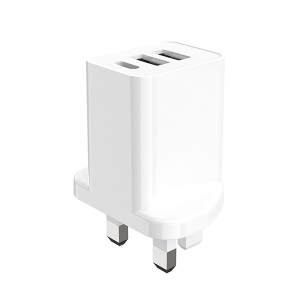 15W三口充電器2A+1C ST790 英規(guī) 15W三口充電器2A+1C ST790 英規(guī)